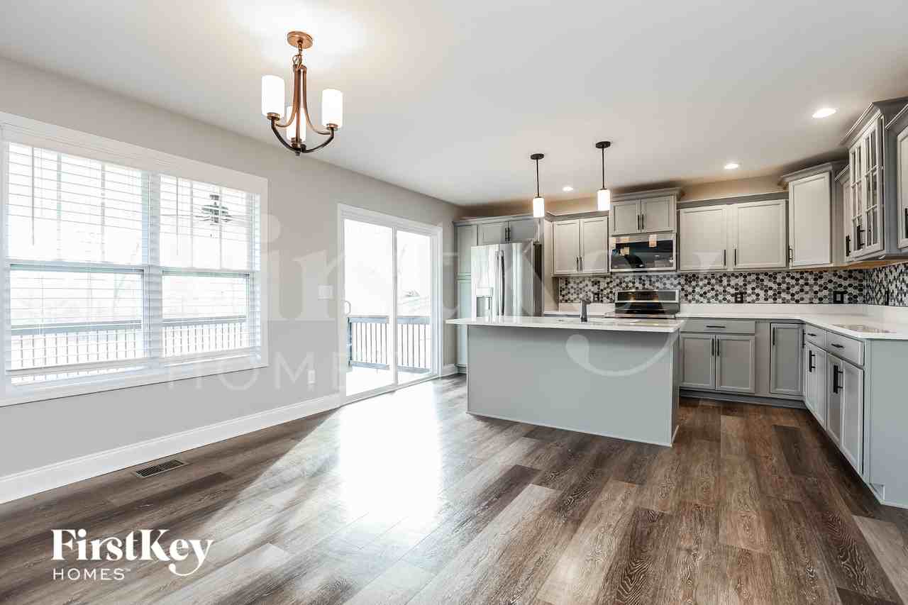 1309 Harmon Ln - Photo 4 of 15