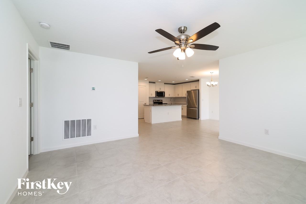 3806 Whitney Way - Photo 3 of 15