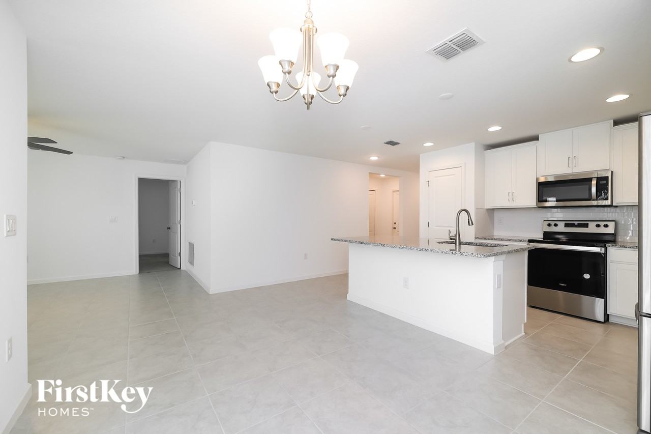 3806 Whitney Way - Photo 4 of 15