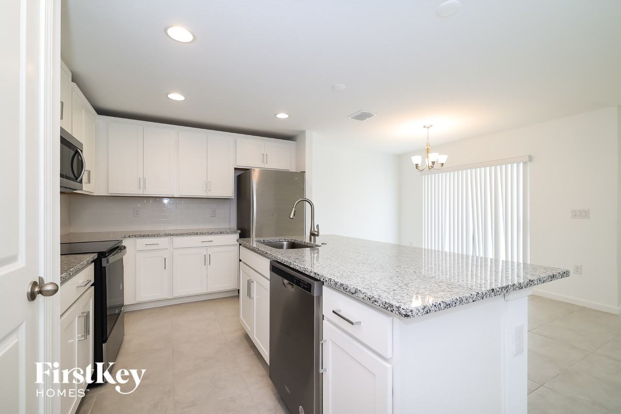 3806 Whitney Way - Photo 5 of 15