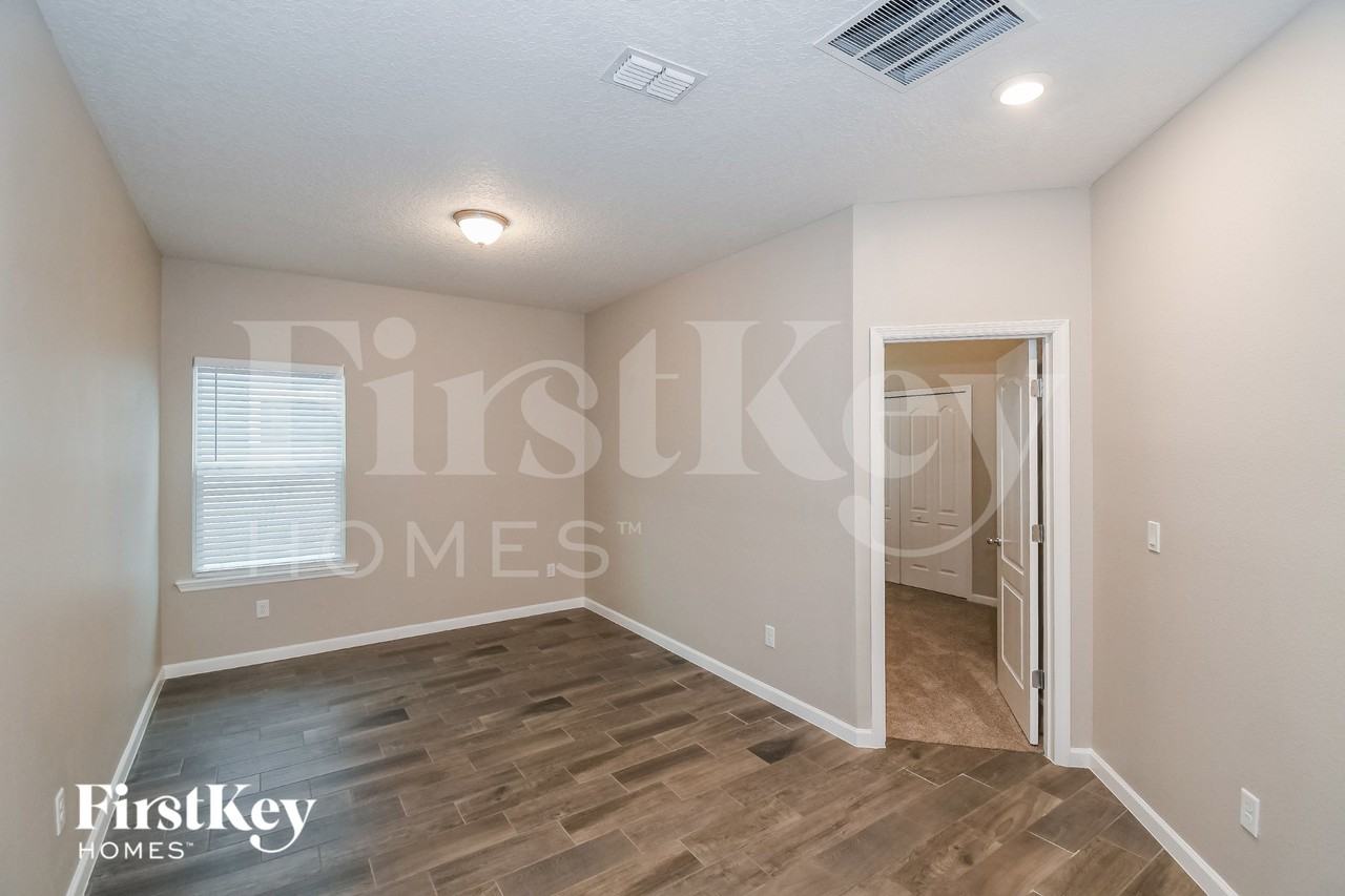 1312 Kendall Drive - Photo 3 of 18