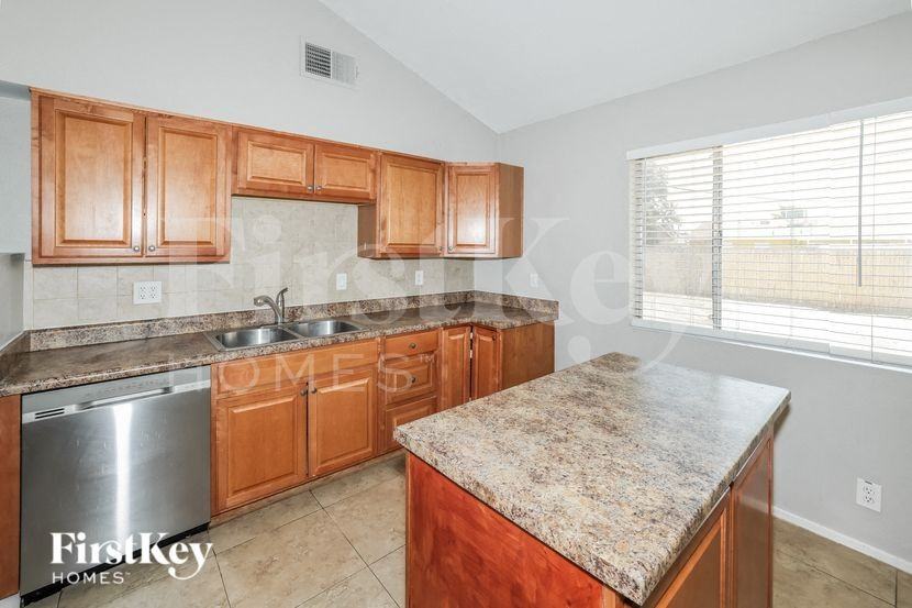 3345 West Columbine Drive - Photo 5 of 16