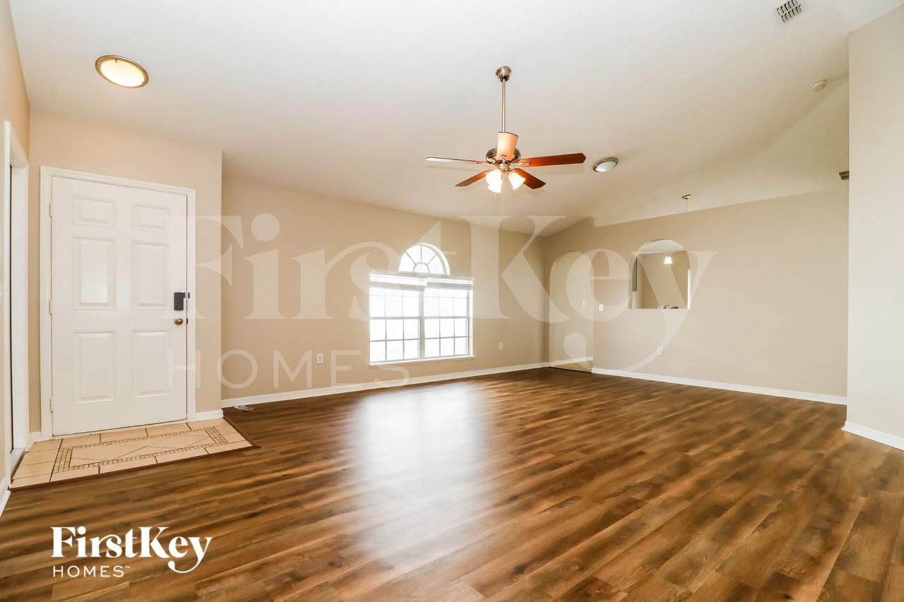 3134 Whispering Trails St - Photo 3 of 15