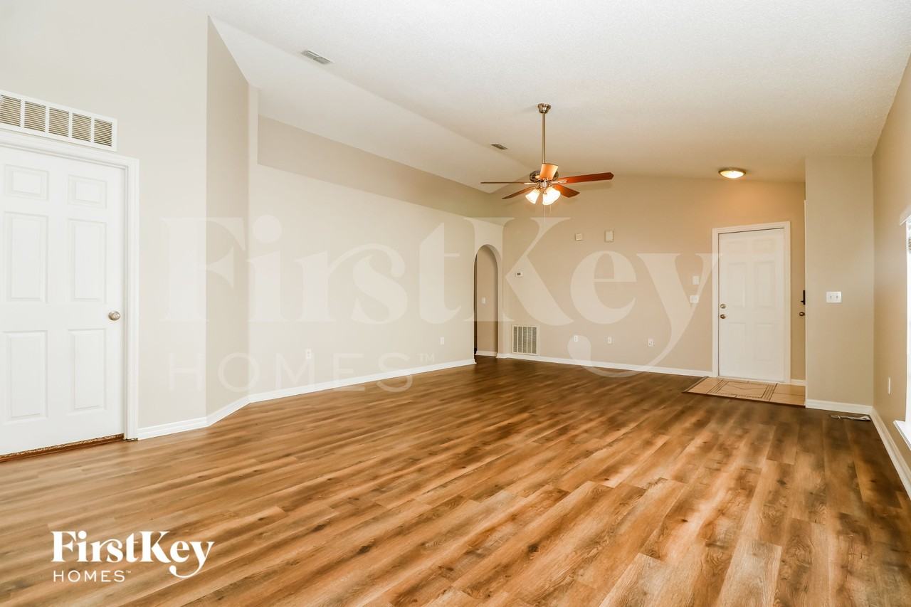 3134 Whispering Trails St - Photo 4 of 15