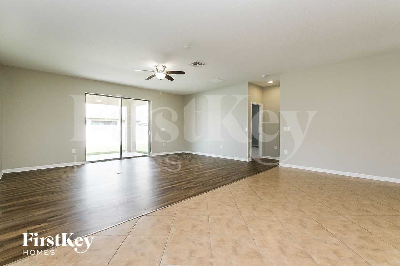 8741 Hinsdale Heights Dr - Photo 4 of 18