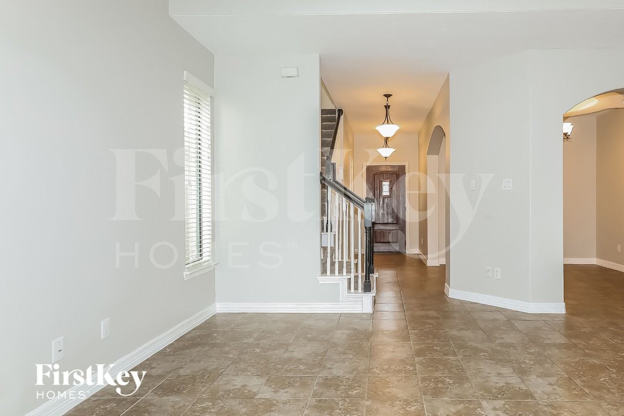 714 Audra Ln - Photo 4 of 15