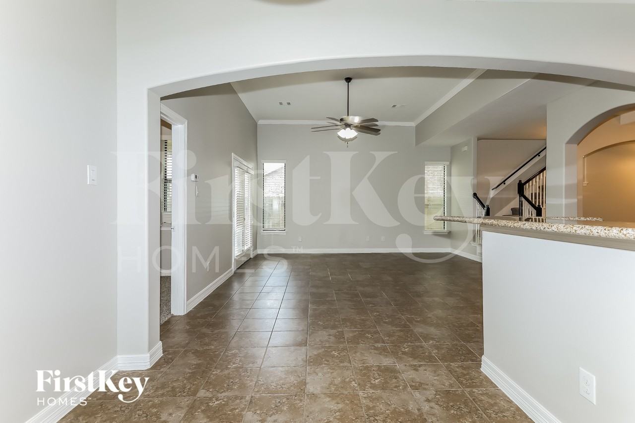 714 Audra Ln - Photo 6 of 15