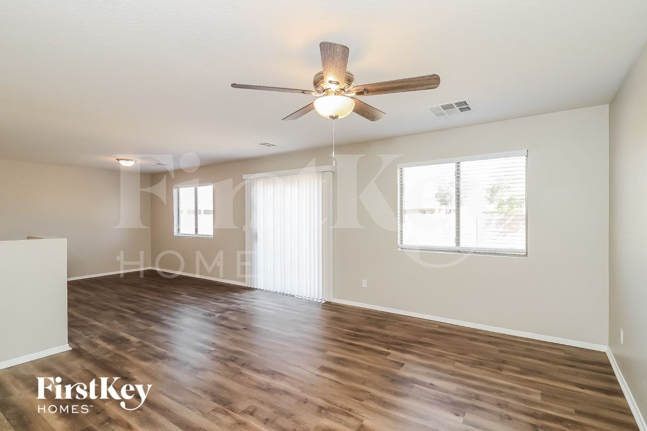 10612 W Sonora St - Photo 3 of 15