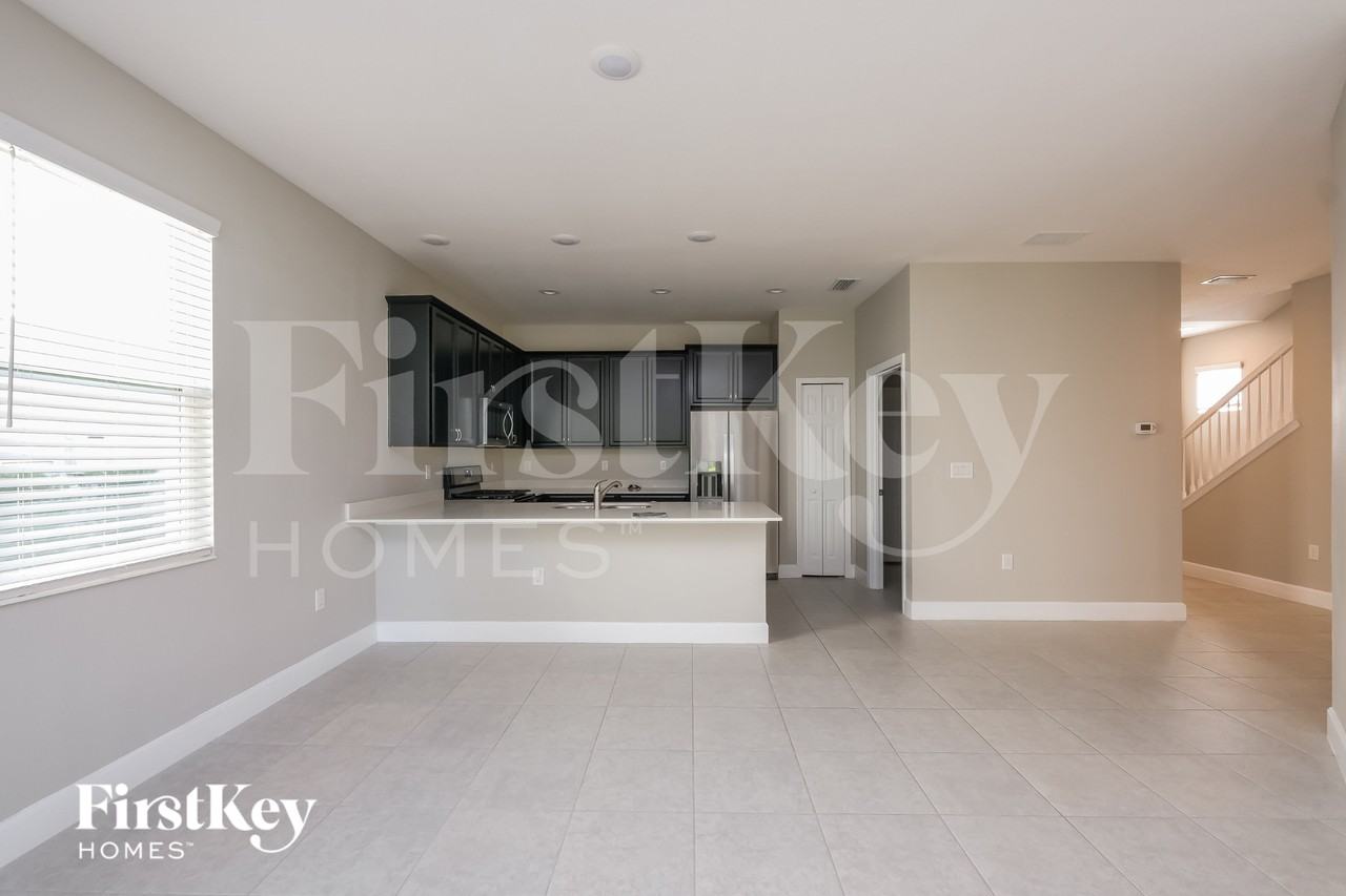 6322 Heirloom Pl - Photo 4 of 15