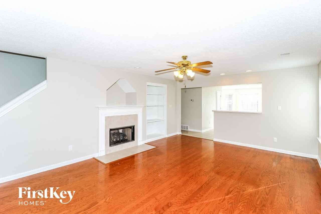 9751 Misty Bay Cove - Photo 4 of 15