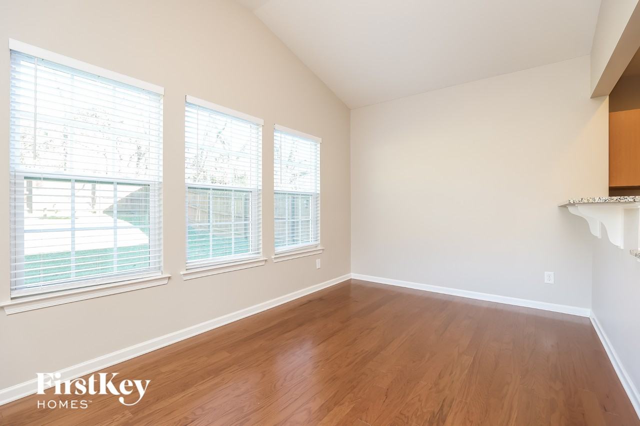 7836 Oakfield Grove - Photo 3 of 15