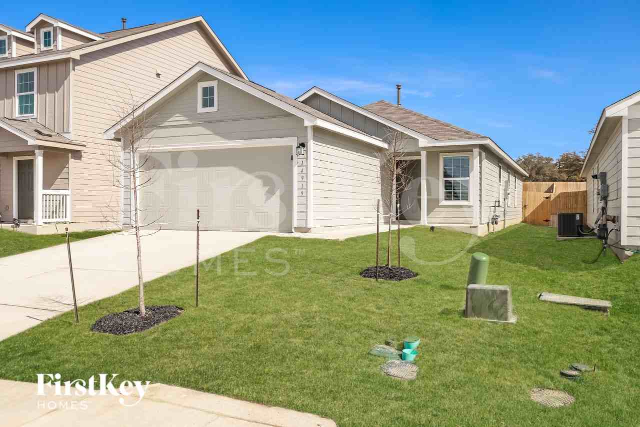 14919 Watson Ml - Photo 2 of 15