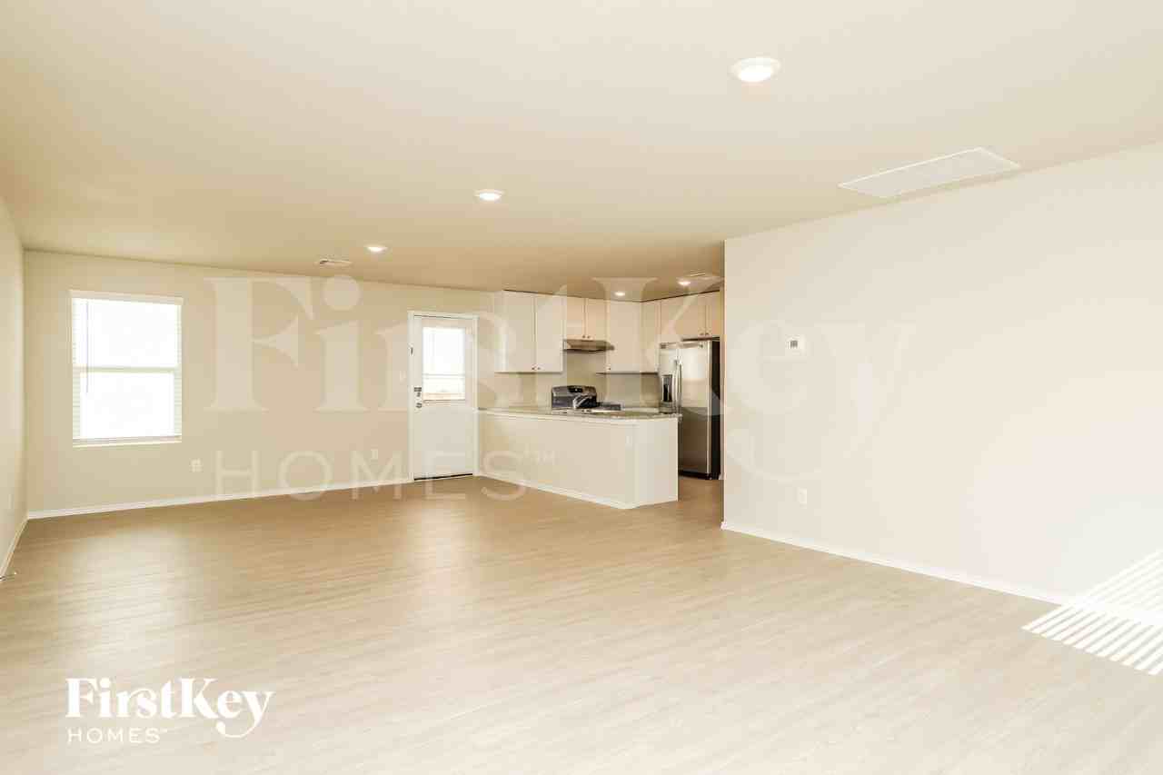 14919 Watson Ml - Photo 3 of 15