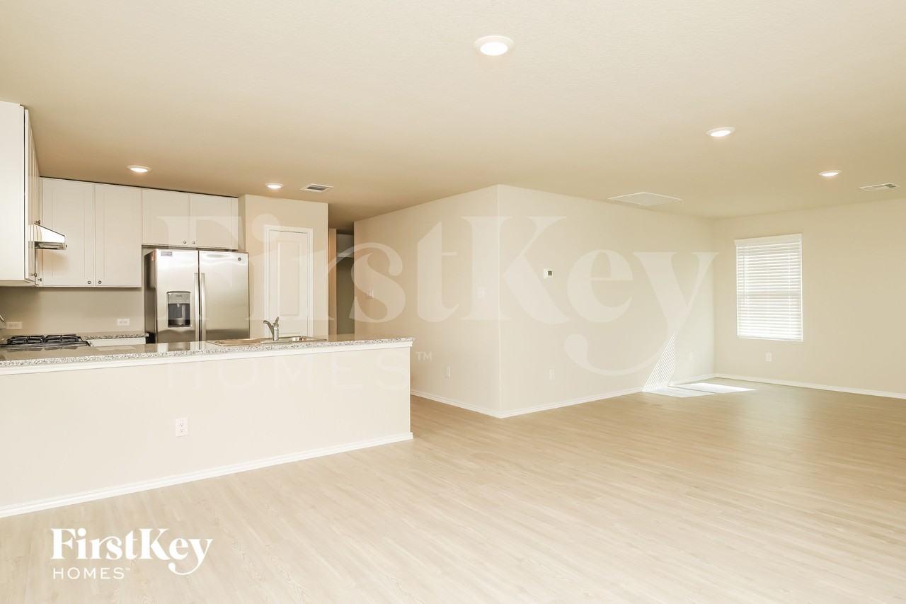 14919 Watson Ml - Photo 4 of 15