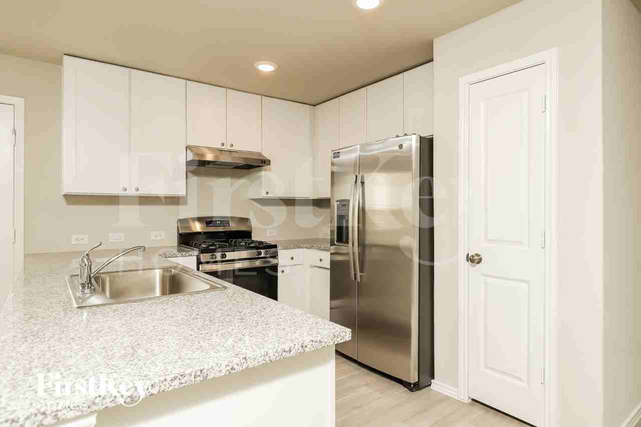 14919 Watson Ml - Photo 5 of 15