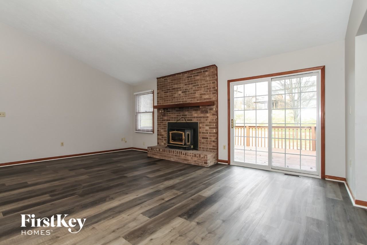 9542 Newgate Ln - Photo 4 of 15