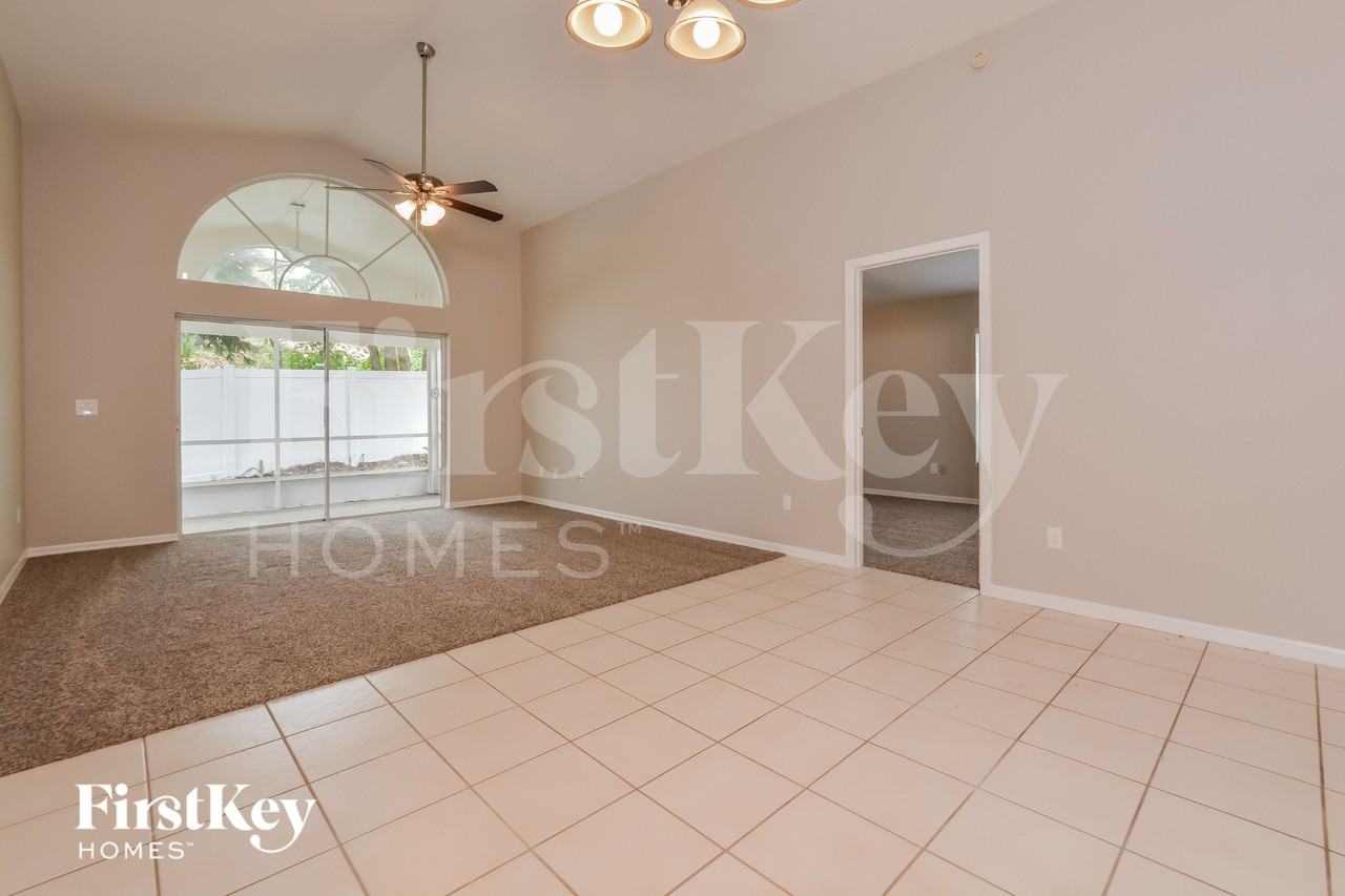 1019 E Pebble Beach Cir - Photo 2 of 15