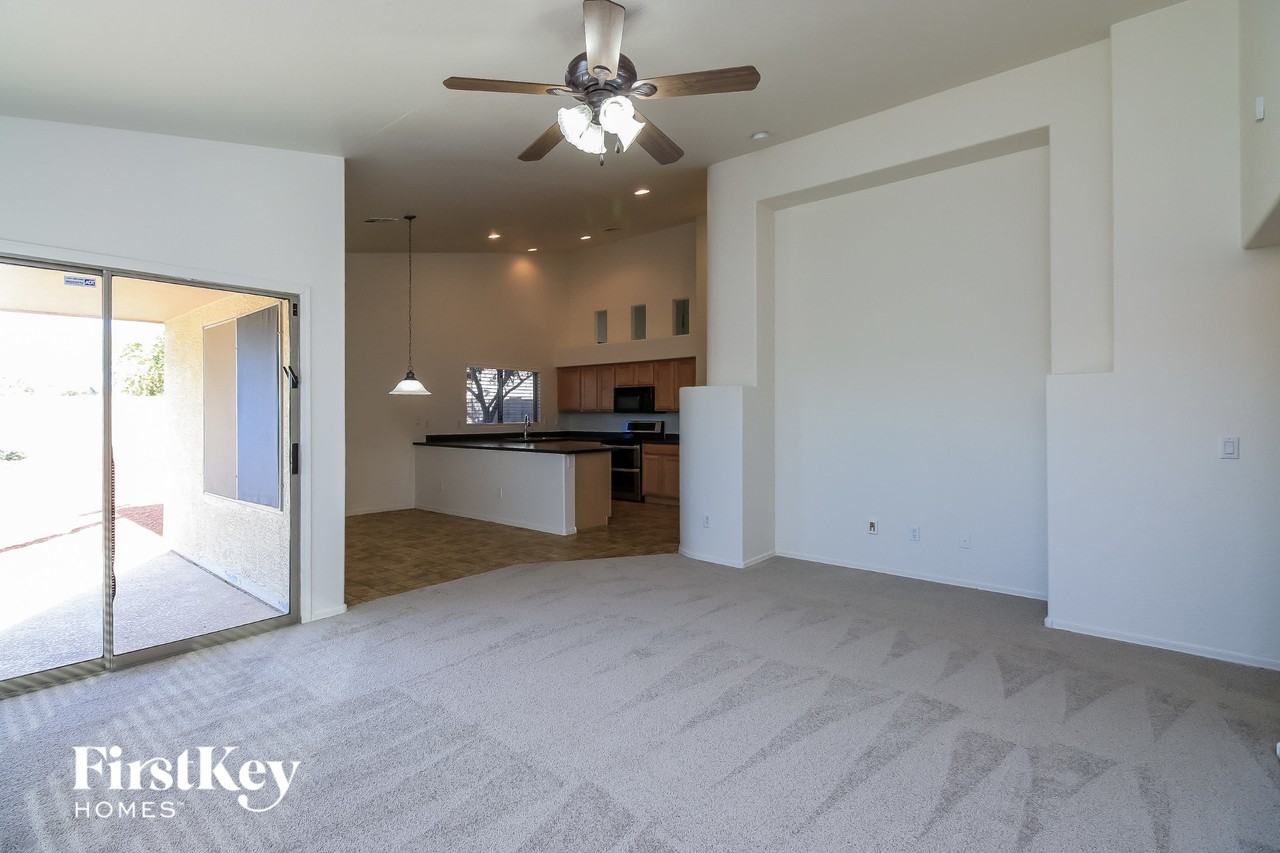 2671 West Bartlett Way - Photo 3 of 15