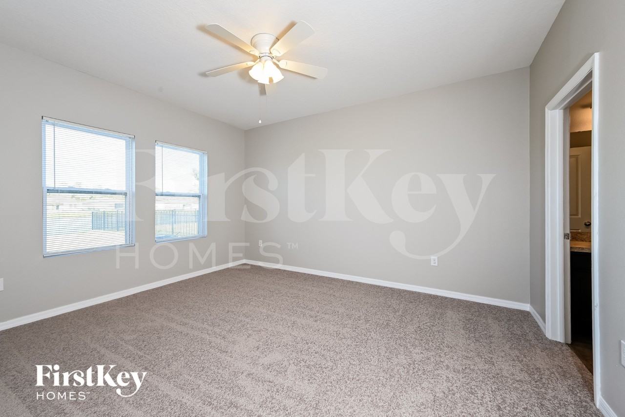 3056 Gibraltar Blvd - Photo 4 of 15