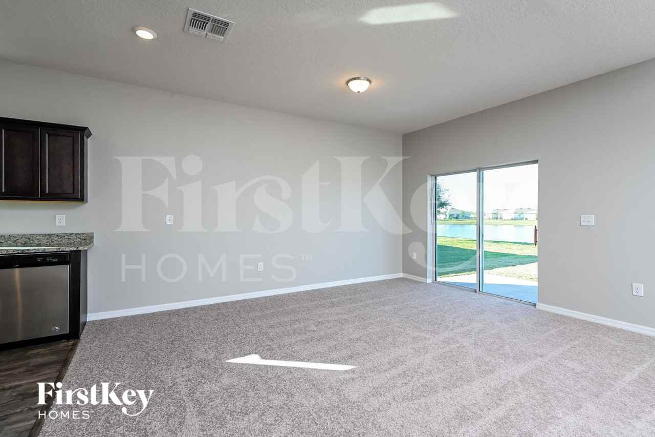 3056 Gibraltar Blvd - Photo 5 of 15