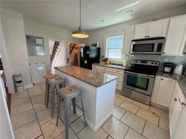 featured image of 20 Narragansett Avenue