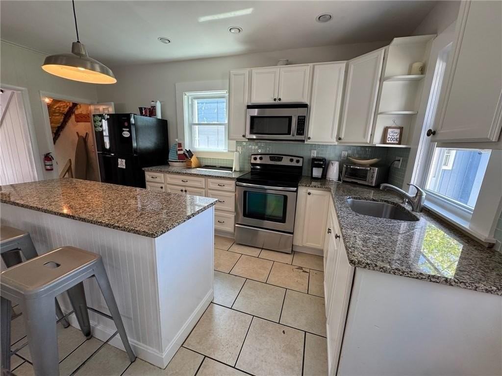 20 Narragansett Ave - Photo 2 of 31