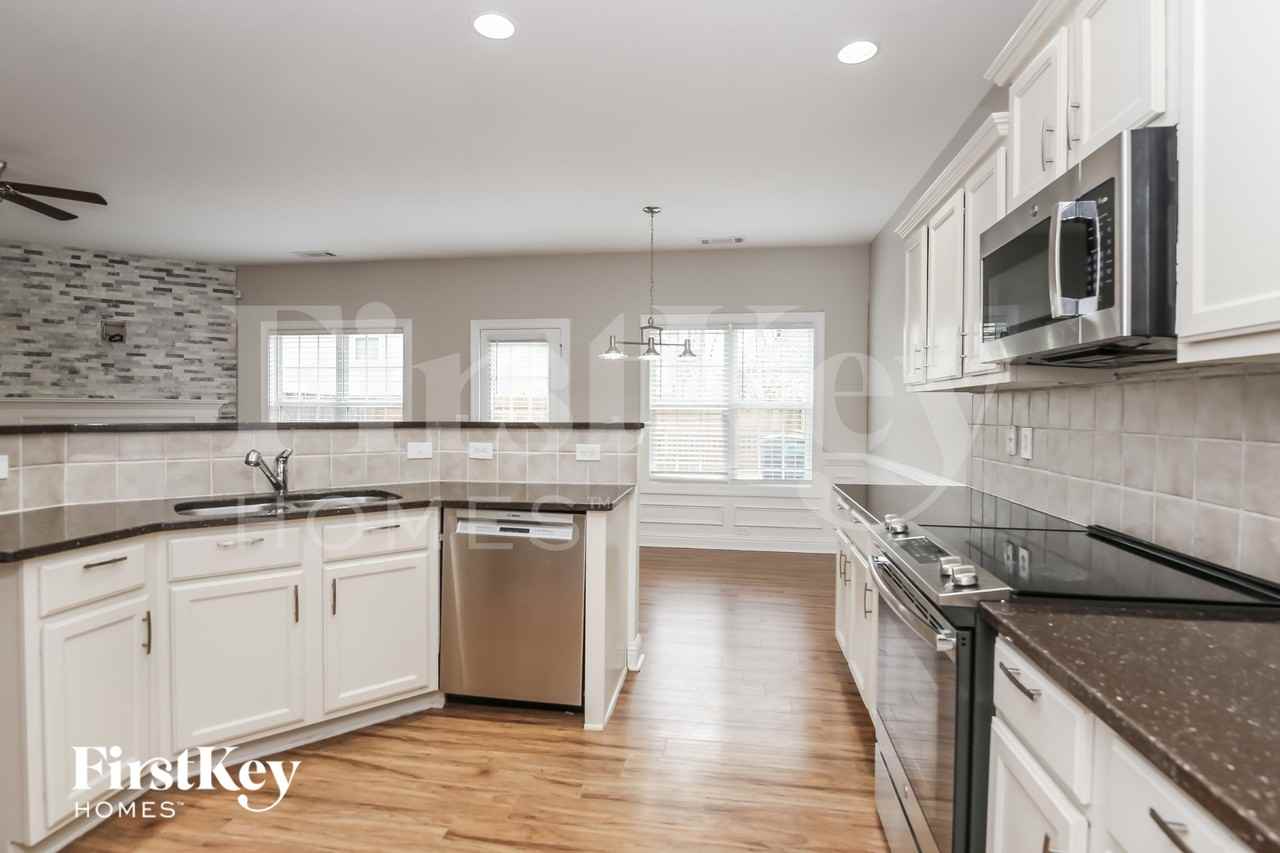 6031 Apple Grove Rd - Photo 4 of 15