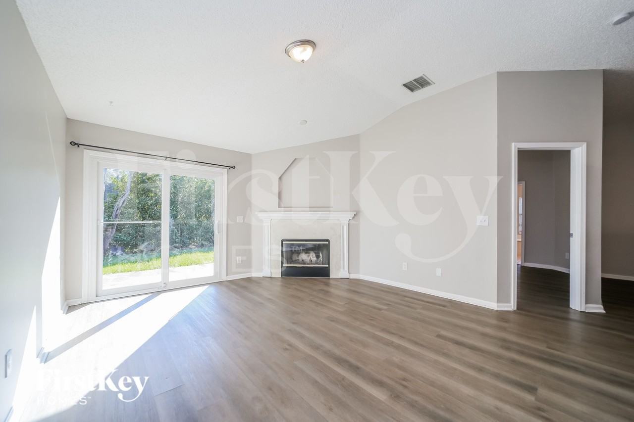 1332 Wilshire Ct S - Photo 6 of 16