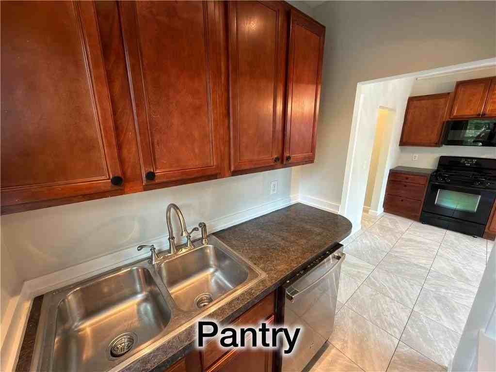 38 Rebekah Street - Photo 7 of 25