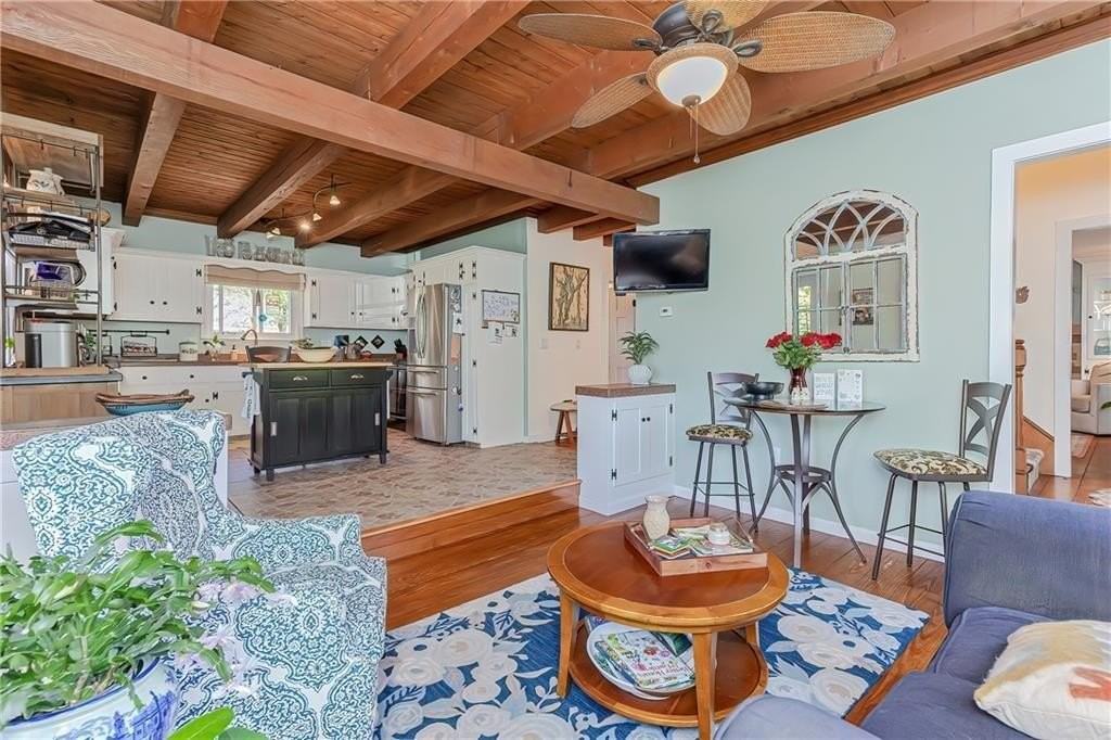 35 Fales Road - Photo 4 of 18