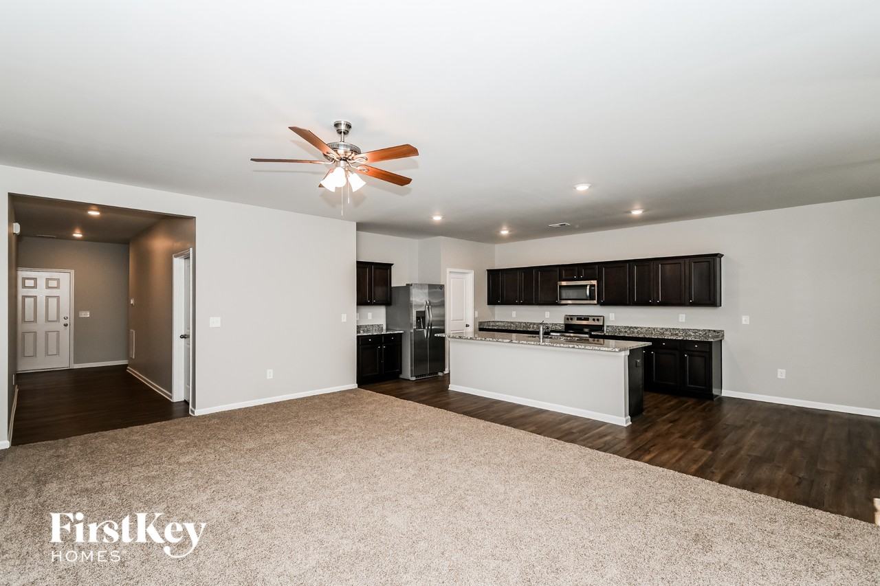 161 Greatwood Ln - Photo 2 of 15