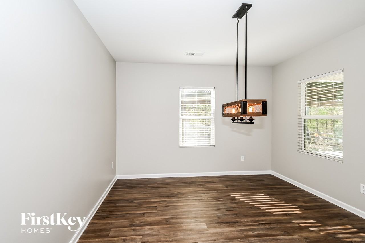 161 Greatwood Ln - Photo 3 of 15