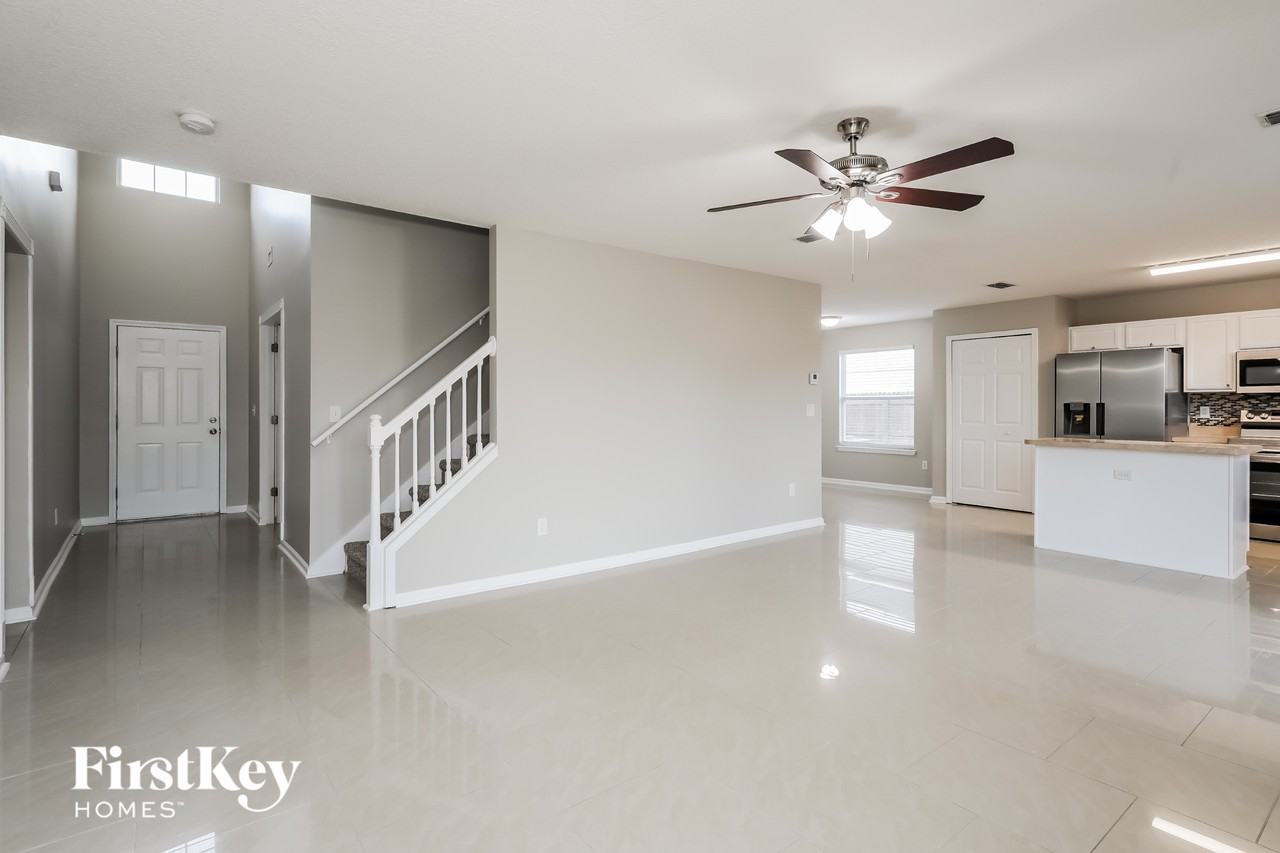 1240 Loquat Ct - Photo 3 of 15