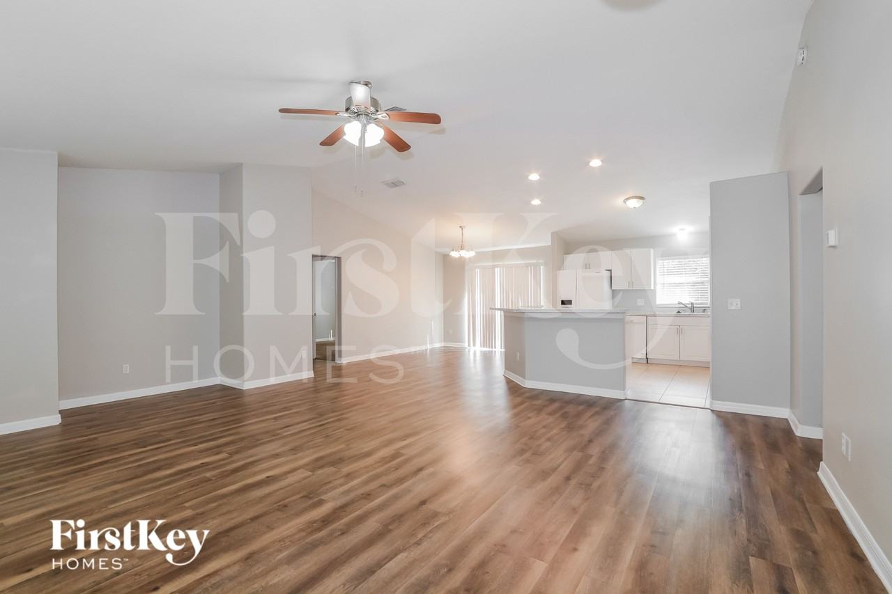 739 N Midland Dr - Photo 3 of 19