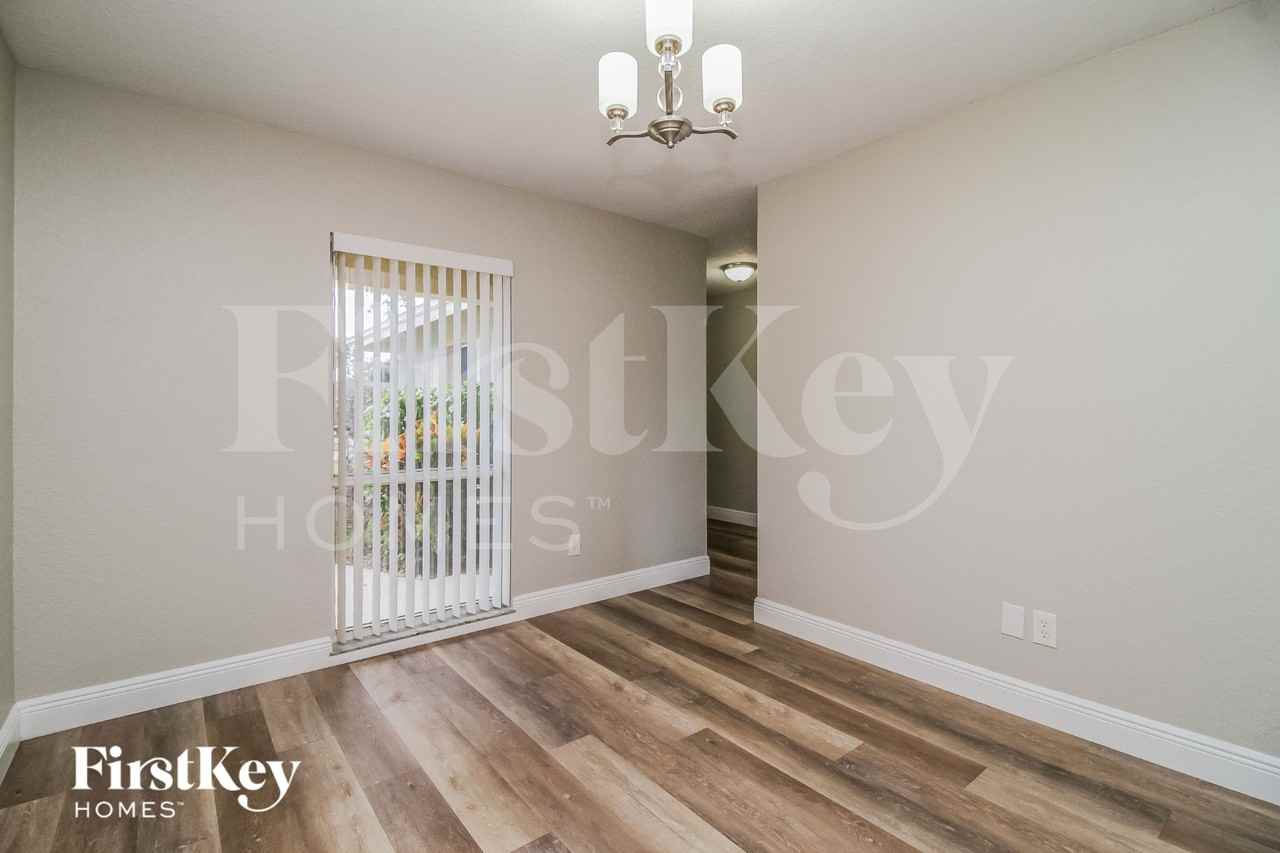 118 Ruby Red Ln - Photo 4 of 15