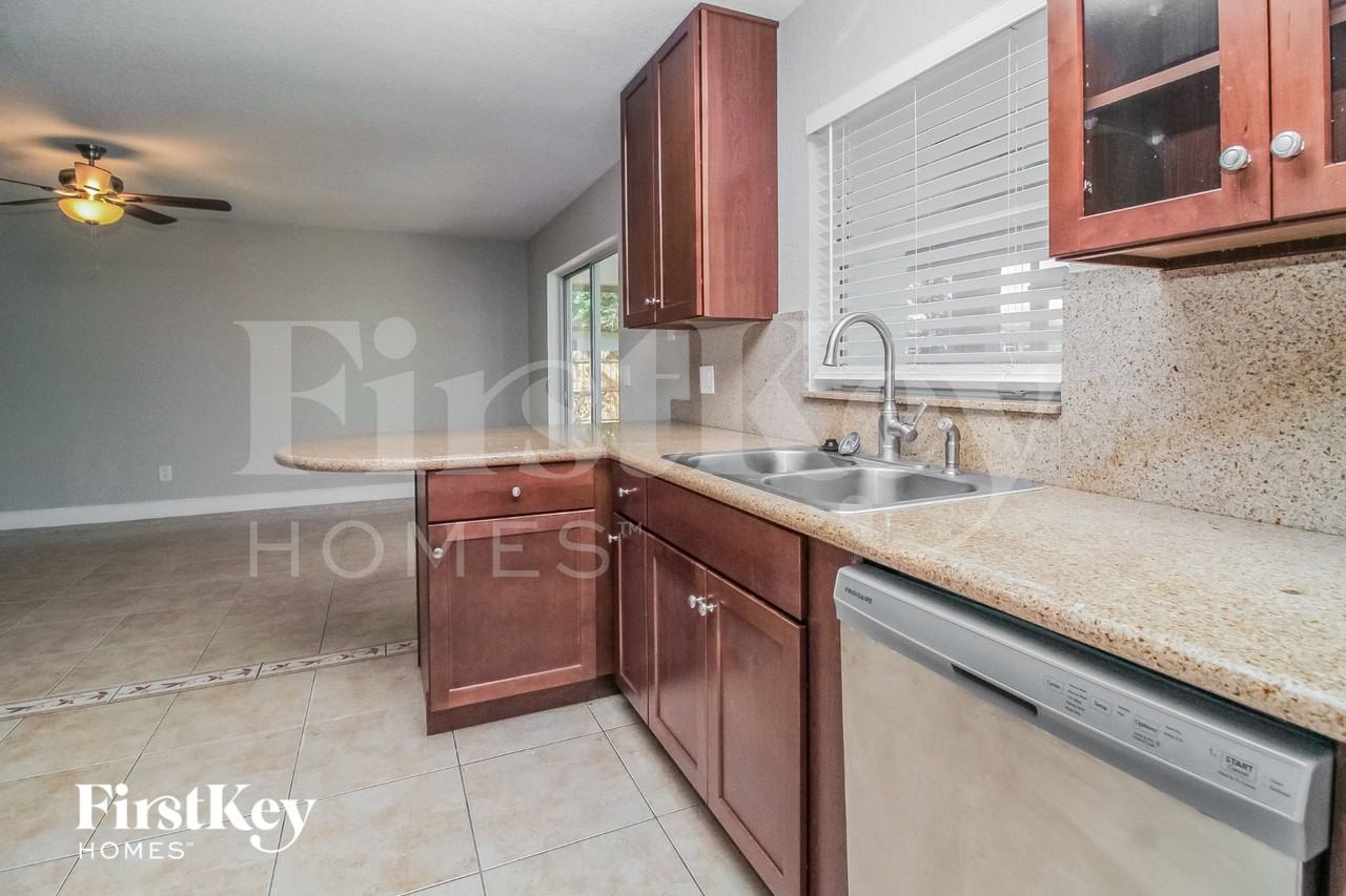 118 Ruby Red Ln - Photo 5 of 15