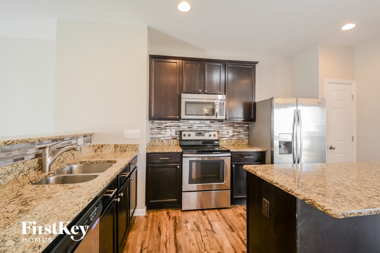 121 Siena Drive - Photo 6 of 15