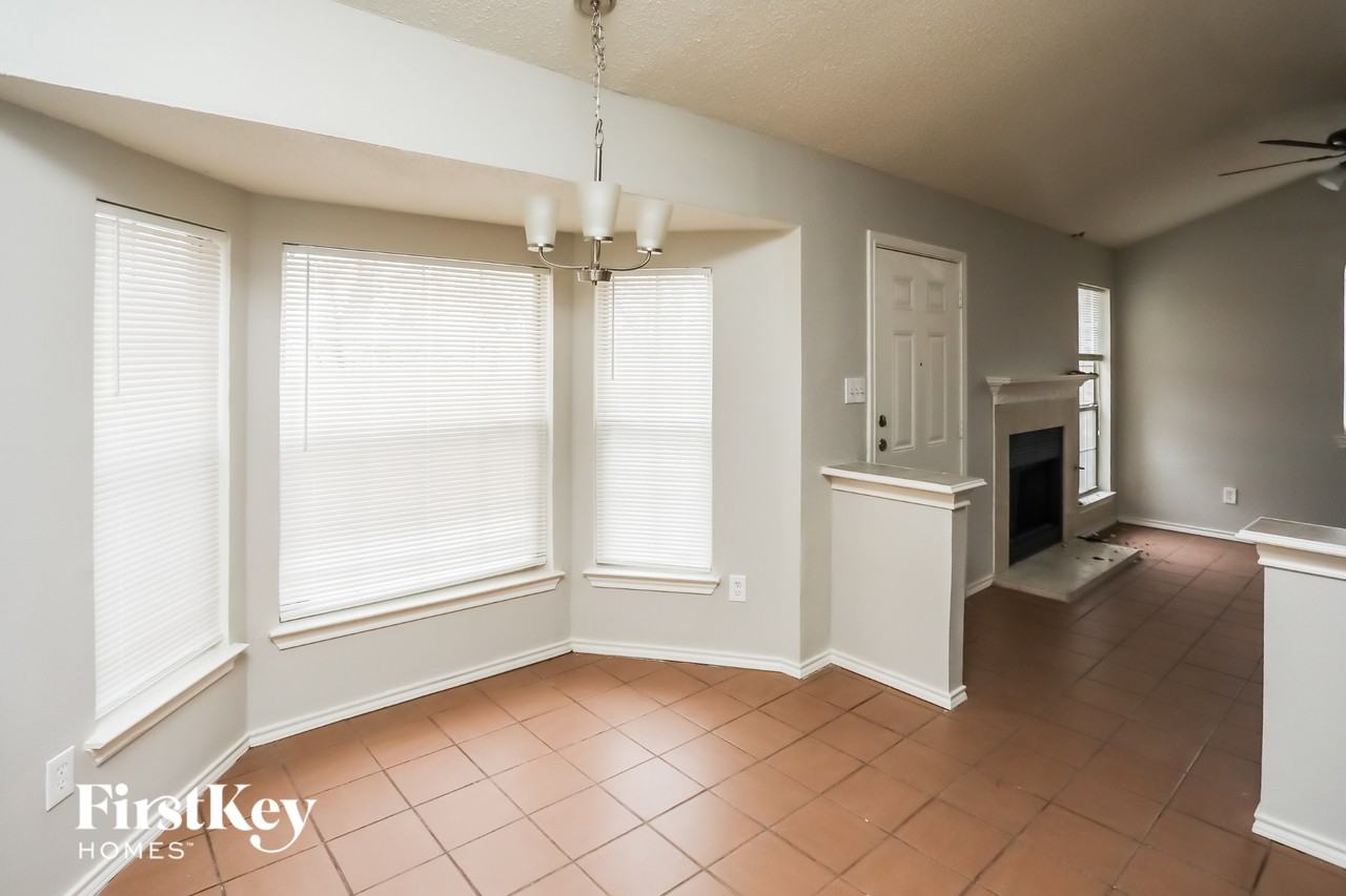 1108 Patrick Ct - Photo 3 of 15