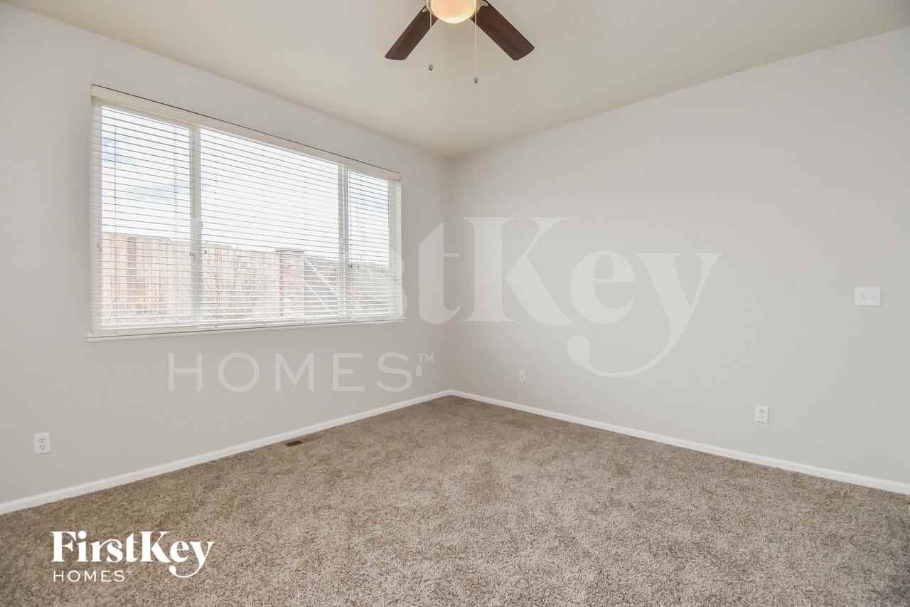 5660 Rose Ridge Ln - Photo 7 of 15