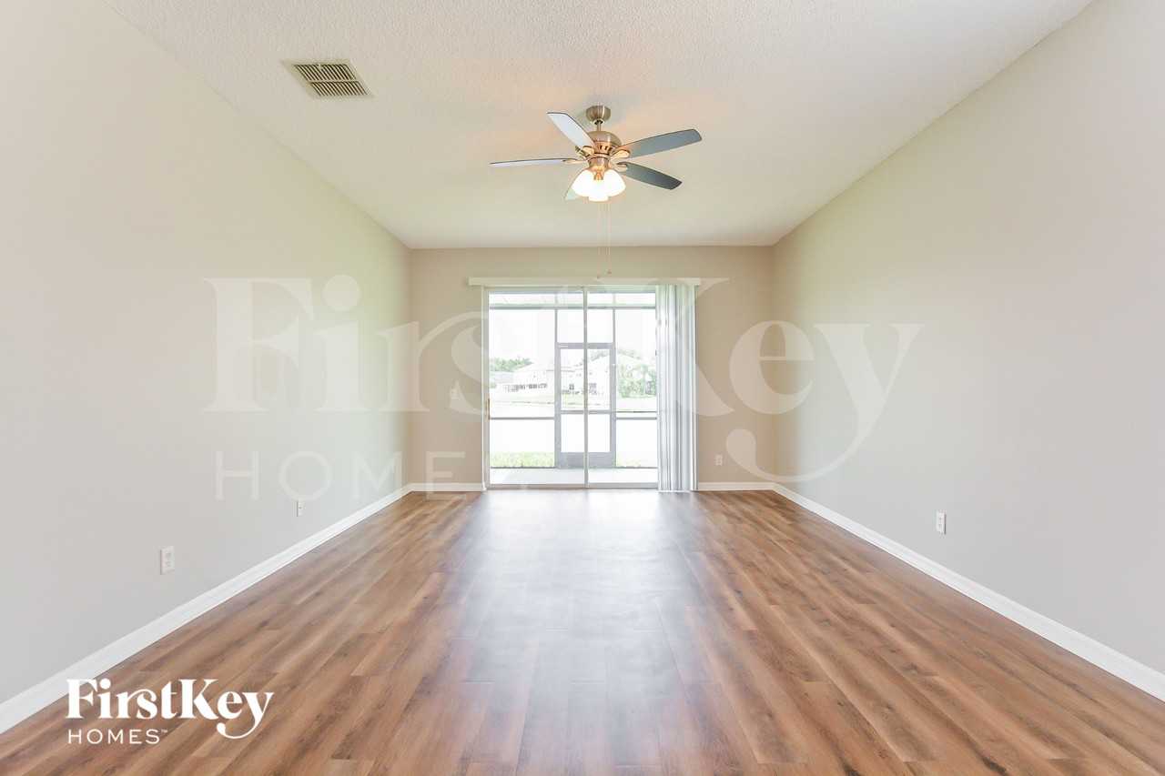 10020 Savannah Bluff Ln - Photo 3 of 15