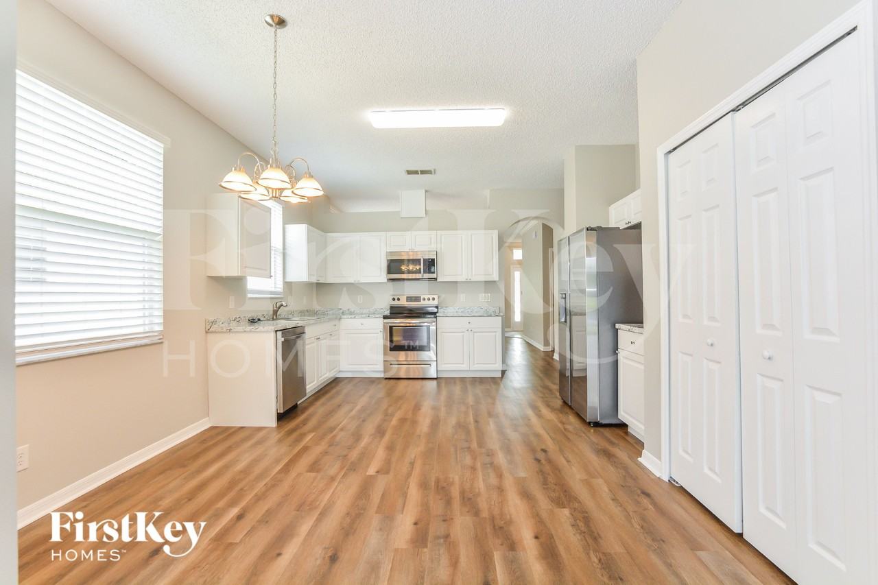 10020 Savannah Bluff Ln - Photo 5 of 15