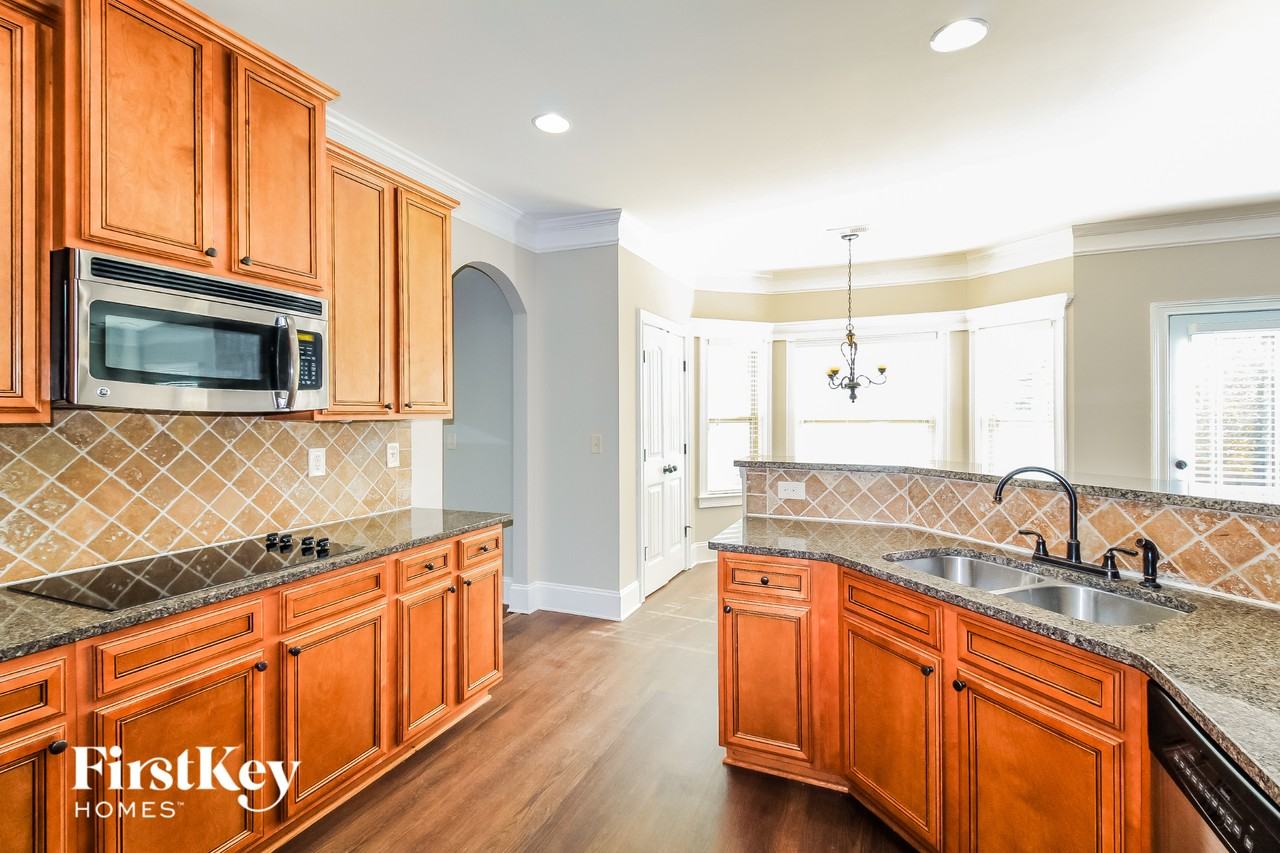 102 Birchwood Court - Photo 5 of 15