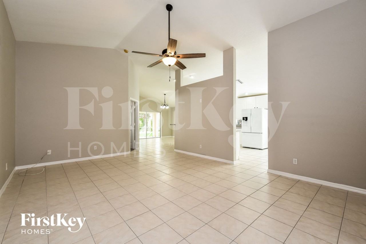 9783 Gladiolus Bulb Loop - Photo 3 of 15