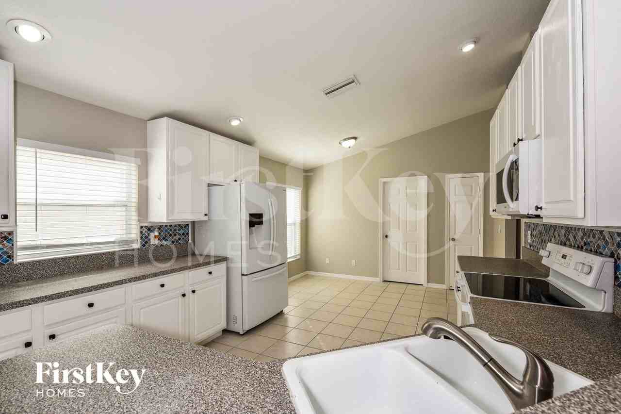 9783 Gladiolus Bulb Loop - Photo 6 of 15