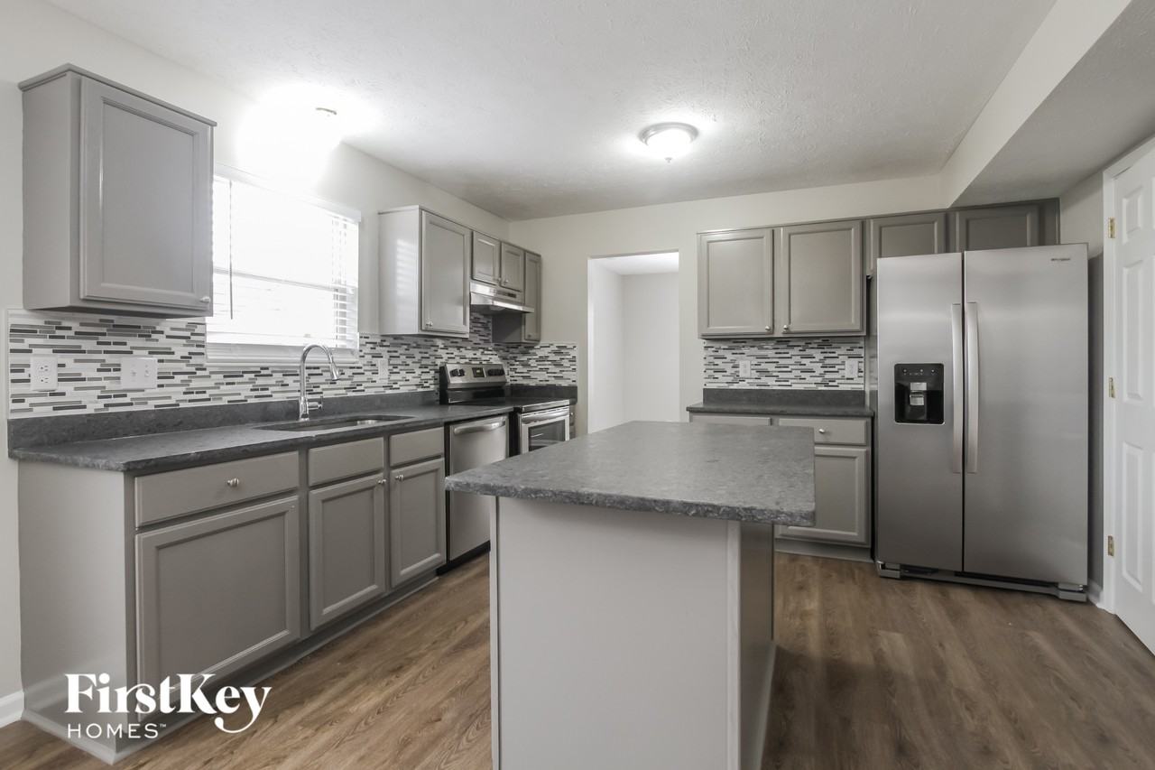 6250 Twyckenham Dr - Photo 4 of 15