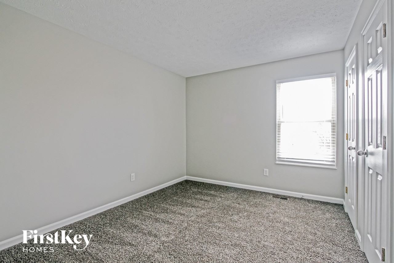 6250 Twyckenham Dr - Photo 6 of 15