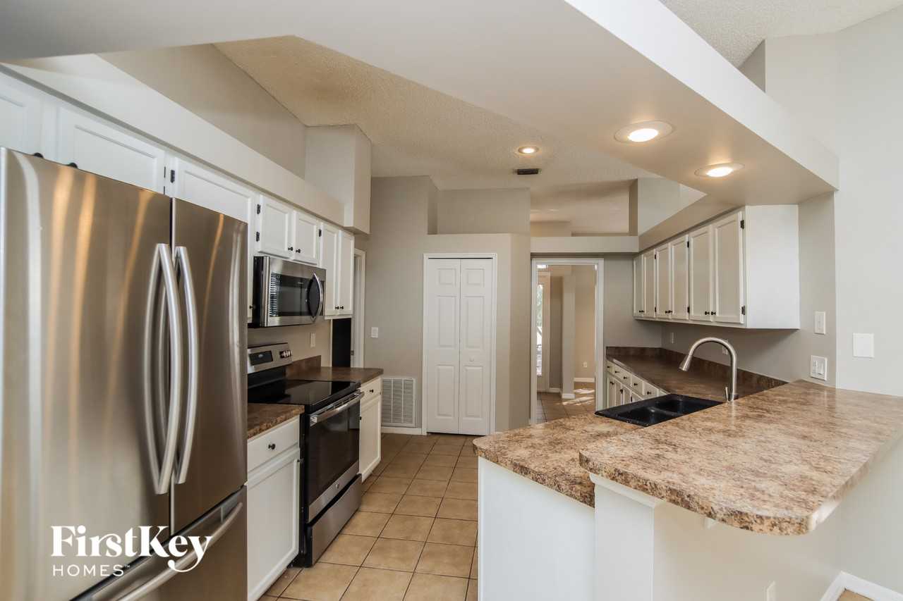 1726 Morning Glory Dr - Photo 6 of 15