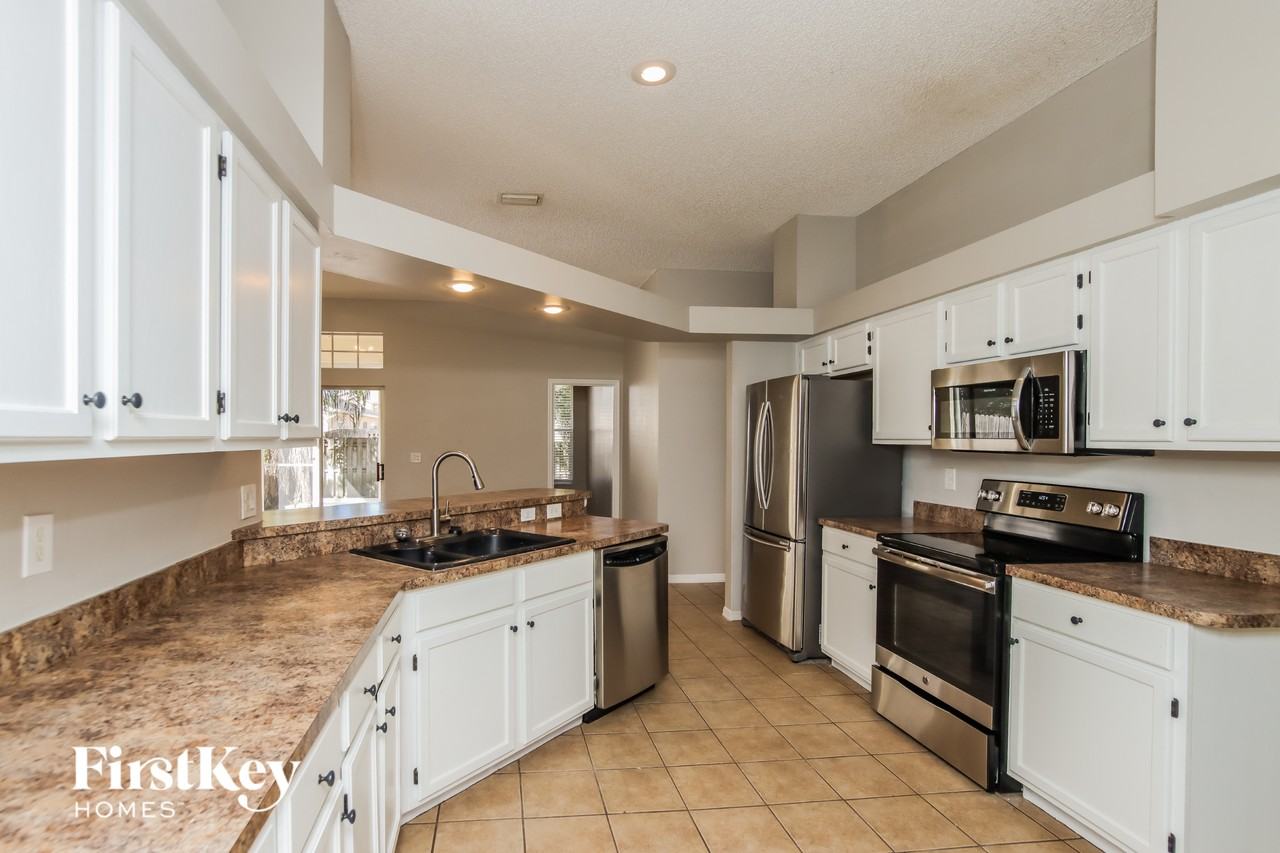 1726 Morning Glory Dr - Photo 7 of 15