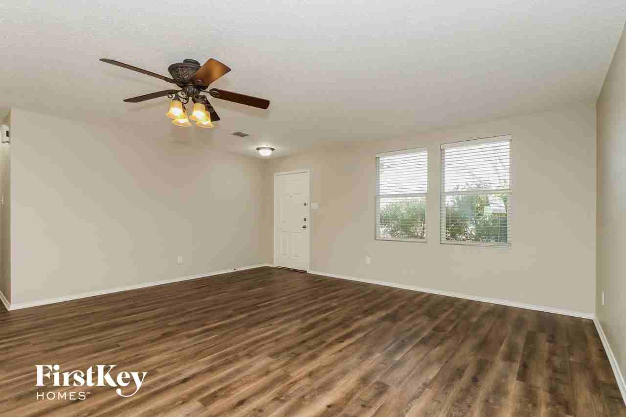 8404 Plantain Court - Photo 3 of 15