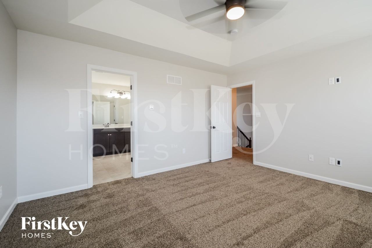 3248 Charlestowne Crossing Drive - Photo 7 of 15